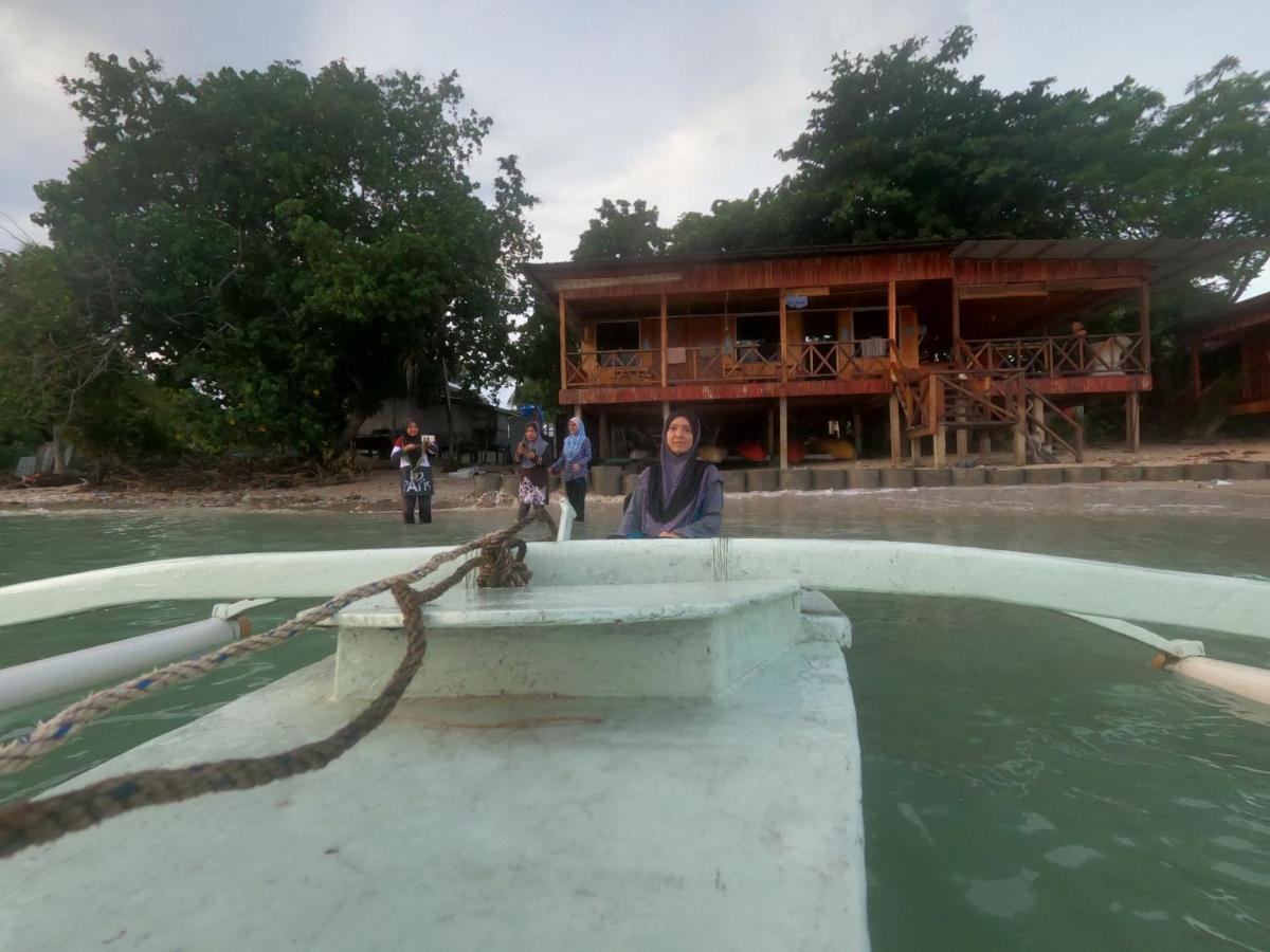Tajau Laut Guesthouse Kudat Eksteriør bilde
