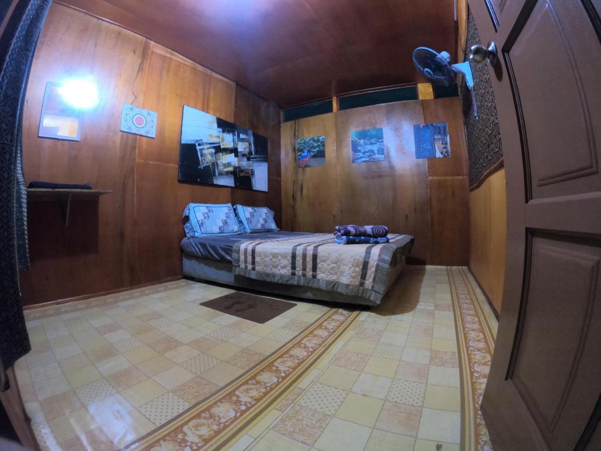 Tajau Laut Guesthouse Kudat Eksteriør bilde